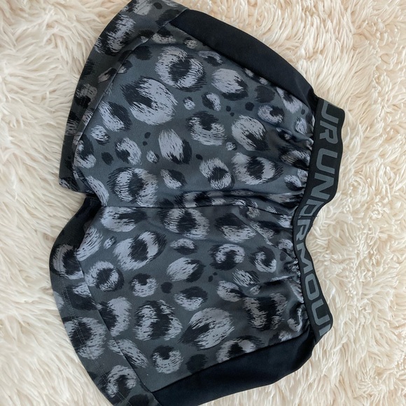 Bundle of 2 Under Armour Black and Gray Athletic Shorts - Picture 3 of 5